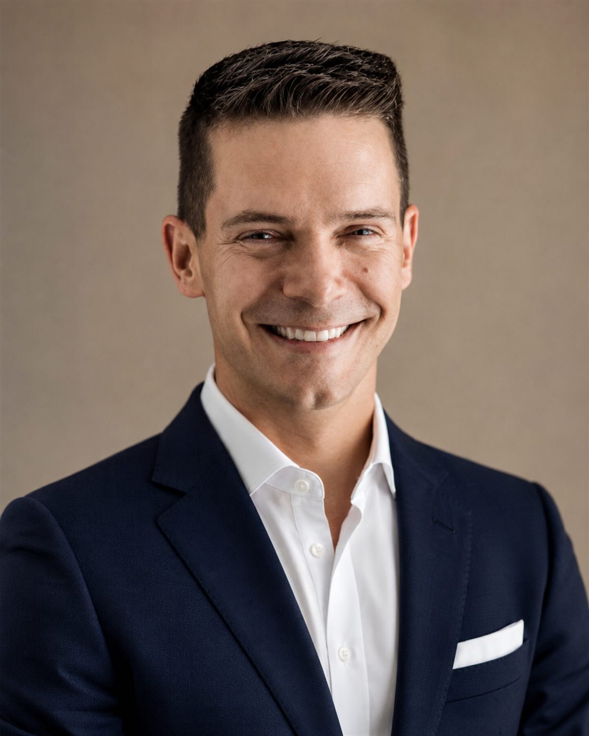 Dominik Engel, Co-Founder e CEO di LUYA'S Consulting